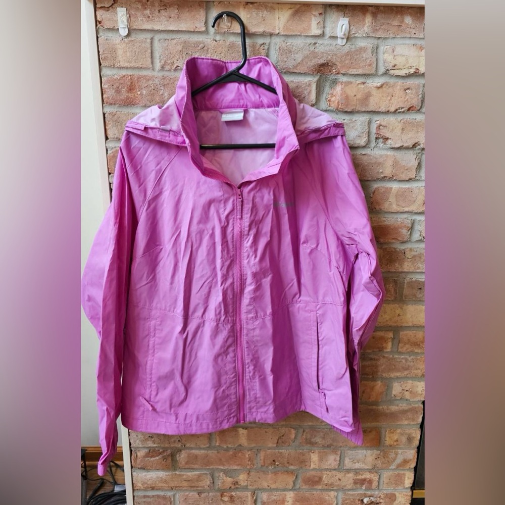 Columbia raincoat/wind breaker, Size XL, pink/purple